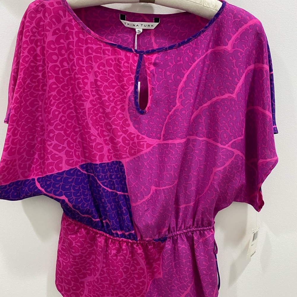 Woman’s Small, Trina Turk, Adustable Blouson Top w/ Tie. Fushia. NWT. Nordstrom.